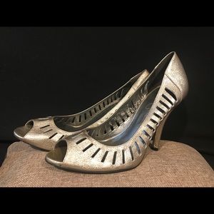 Like new women’s heels